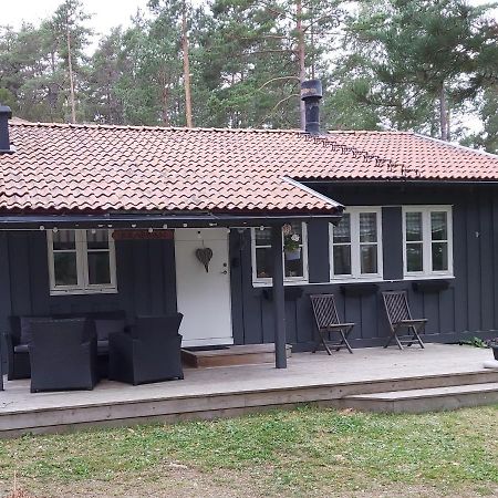 Hallestrand Cottage Krabban 斯特伦斯塔德 外观 照片
